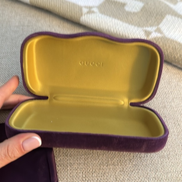 Gucci Oversized Women’s Sunglasses - Picture 8 of 9